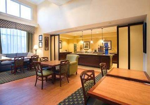 Hampton Inn & Suites לייק ווילס מסעדה תמונה